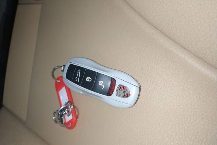 Used Porsche Cayenne 2011 3.6L automatic transmission U.S. specification