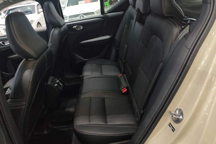 Used Volvo XC40 2024 B4 4x4 Smart Luxury Edition
