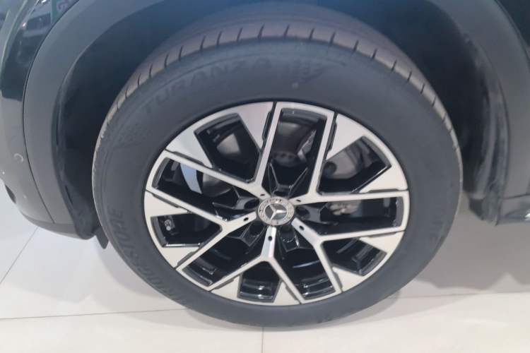 Used Mercedes-Benz GLC 2023 Facelift GLC 260 L 4MATIC Dynamic Version 5 Seats