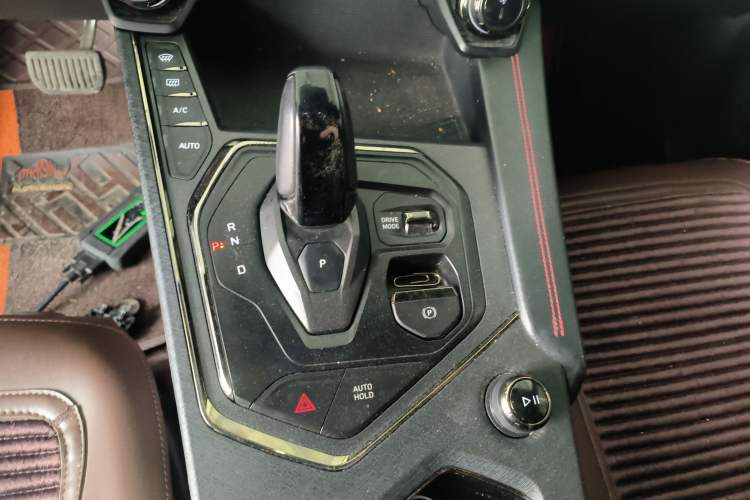 Used Lynk & Co 05 2020 2.0TD Four-Wheel Drive HypeHalo Gear Lever