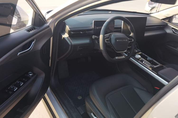 Used Wuling Xingguang 2024 Co-Creation Edition 510 Advanced Model