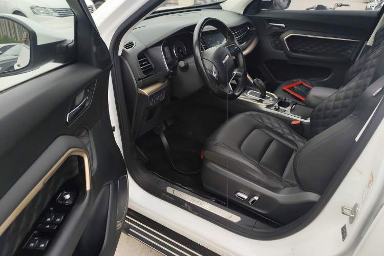 Used Haval H6 2020 1.5 GDIT Automatic Platinum Champion Edition Driver Seat