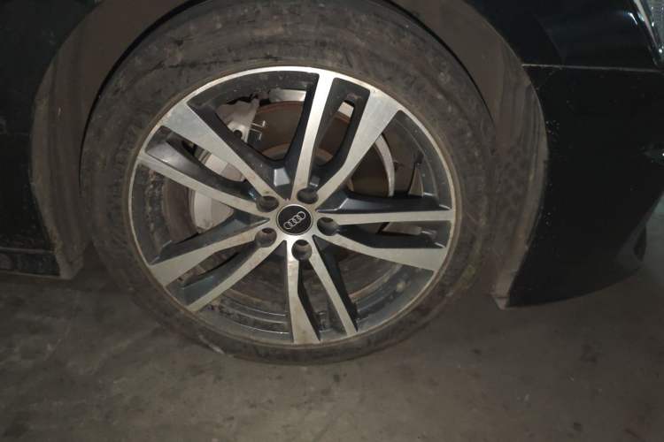 Used Audi A6L 2022 40 TFSI Luxury Dynamic Model Right Front Wheel Hub