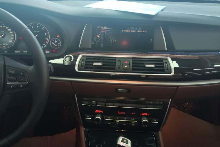 Used BMW 5 Series GT 2015 528i Leading Model