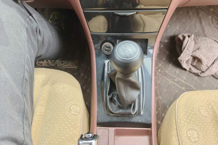 Used BYD F3 2018 1.5L Manual Classic Model Gear Lever