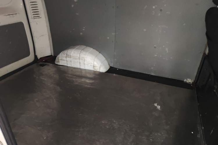 Used SAIC MAXUS EV30 2022 Pure Electric Smart Logistics Expert with Short Wheelbase Guoxuan