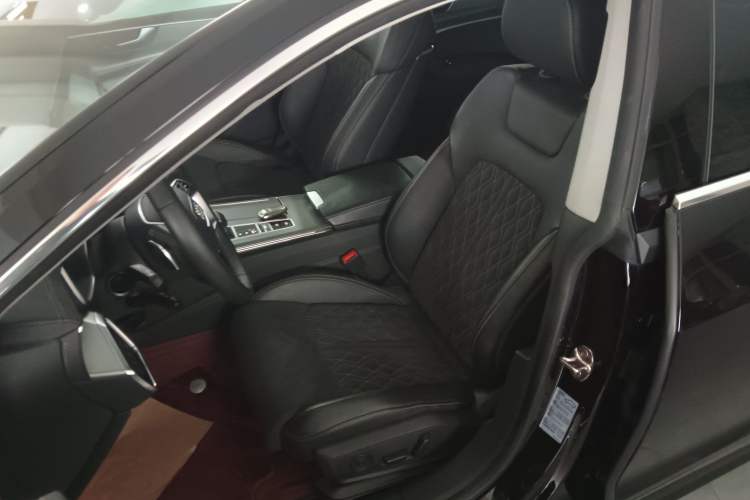 Used Audi A7L 2024 45TFSI quattro S-line Visionary Edition Flow Crystal Package