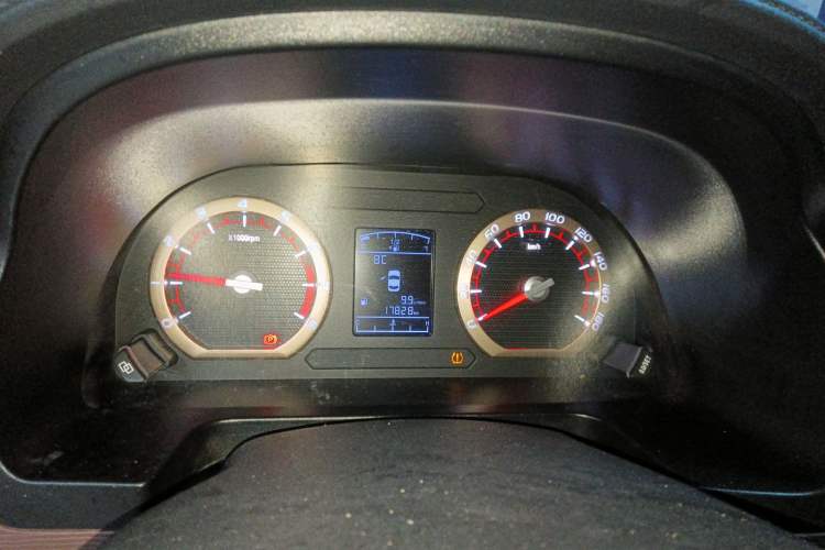 Used FORTHING Lingzhi 2019 M5L 1.6L 7-Seater Base Model China VI Standard