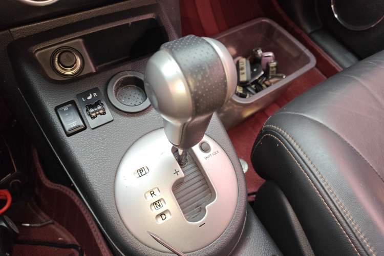 Used Dongfeng Fengdu MX6 2016 2.0L CVT Two-Wheel Drive Dream Edition