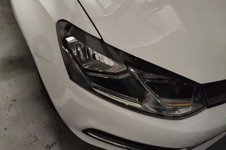 Used Volkswagen Polo 2018 1.5L Automatic Enjoyment Model Right Front Headlight