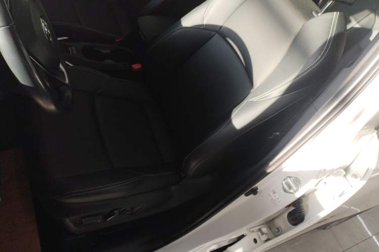 Used Toyota FRONTLANDER 2023 2.0L Smart Electric Hybrid Dual-Engine Deluxe Version