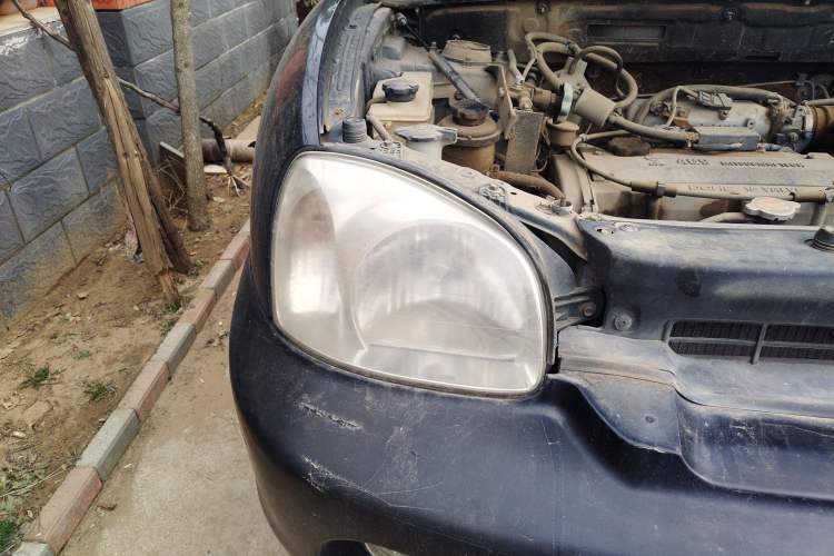 Used Huatai Santa Fe Classic 2012 2.0L Gasoline Manual Two-Wheel Drive Navigation Edition Right Front Headlight