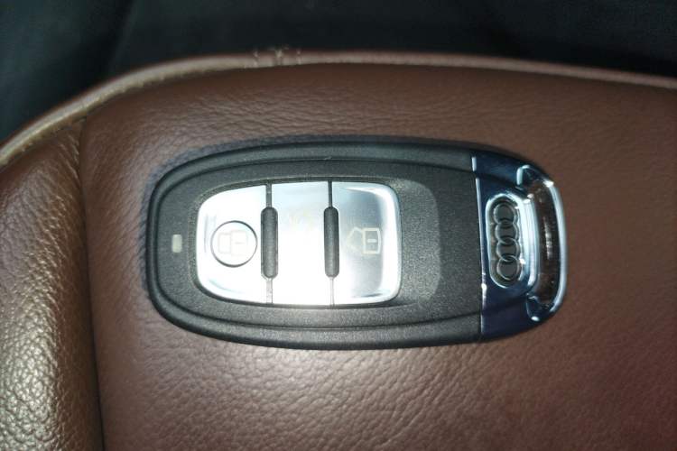 Used Audi Q5 2015 40 TFSI Technology Edition Vehicle Key