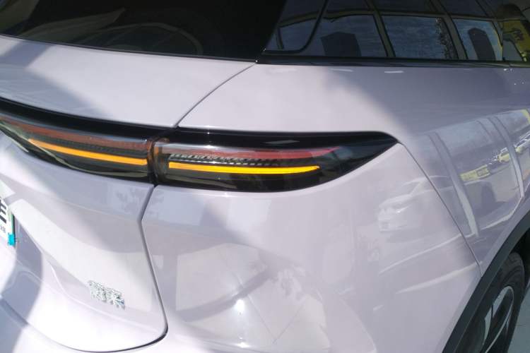 Used Nio ES6 2024 75 kWh Right Rear Taillight