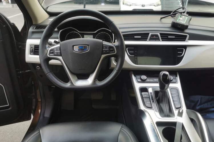 Used Geely Auto Emgrand X7 Sport 2018 1.8TD Automatic Two-Wheel Drive Zhiya Model
