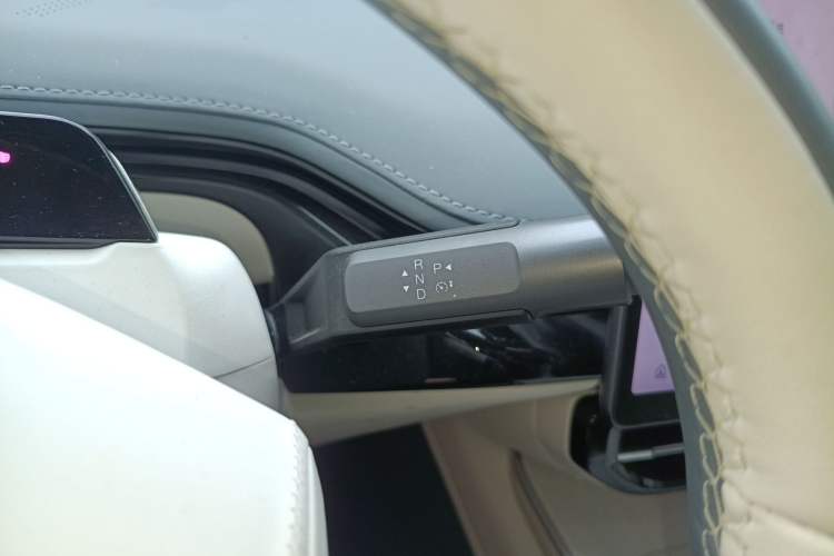 Used Hyptec HT 2023 670 Rear-Drive Ultra-High Voltage Version Gear Lever