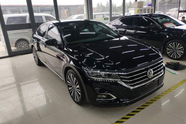 Used Volkswagen Passat 2019 330TSI Luxury Edition China VI Standard
