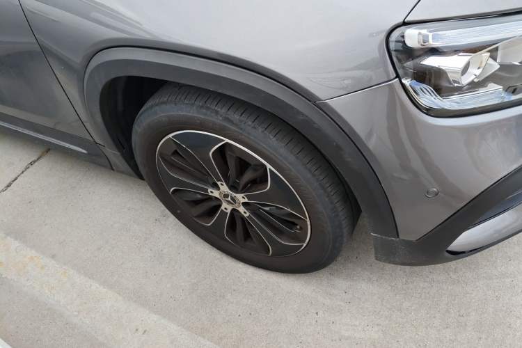 Used Mercedes-Benz GLB 2021 GLB 200 Fashion Model Right Front Wheel Hub