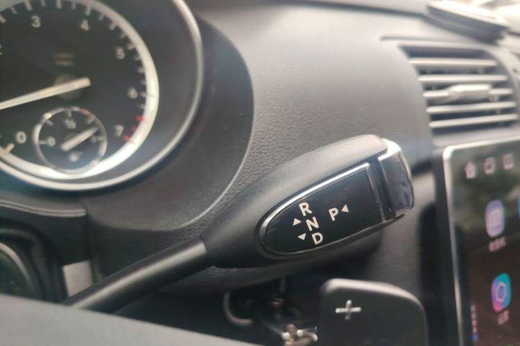 Used Mercedes-Benz R-Class 2017 R 320 4MATIC Business Edition Prestige Model