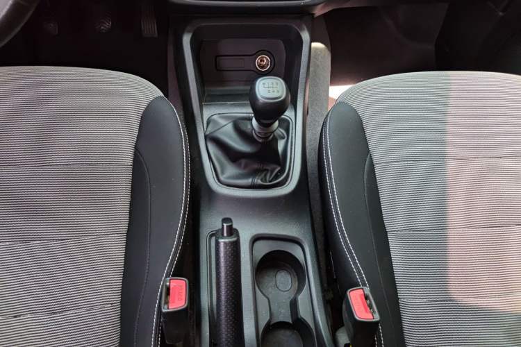 Used Wuling Hongguang 2021 1.5L Revised S Base Version with Electric Power Steering LAR Gear Lever