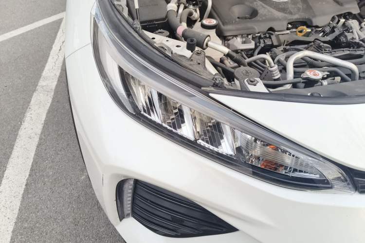 Used Toyota Wildlander New Energy 2021 High-Performance Edition 2.5L Four-Wheel Drive Powerful Version Right Front Headlight