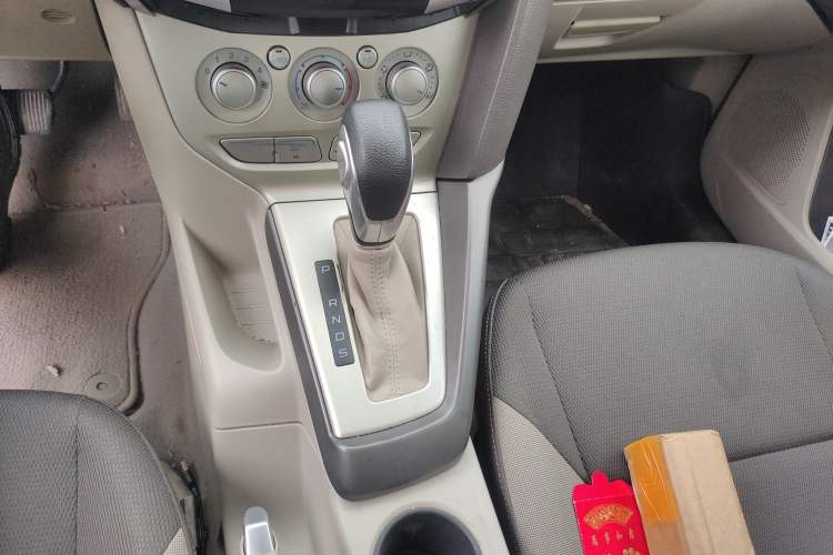 Used Ford Focus 2012 Sedan 1.6L Automatic Comfort Model Gear Lever
