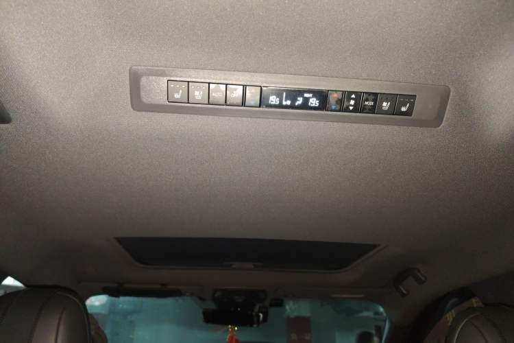 Used Toyota SIENNA 2024 2.5L Hybrid Four-Wheel Drive Prestige Edition
