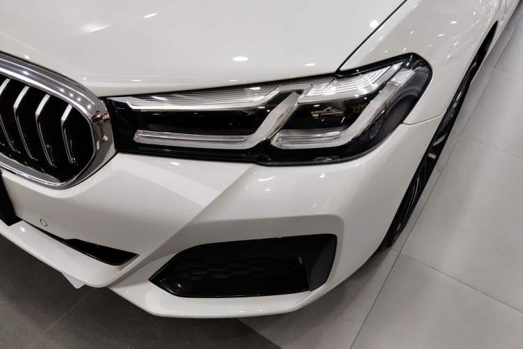 Used BMW 5 Series 2022 Second Facelift 530Li Leading Edition M Sport Package Left Front Headlight