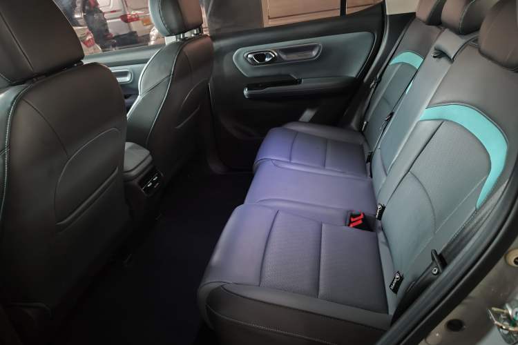 Used AION Y 2022 Plus 70 Tech Edition