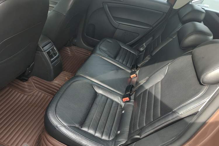 Used Skoda Yeti 2014 1.8TSI DSG All-Wheel Drive Edition Left Rear Seat