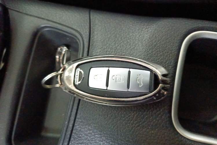 Used Nissan Sylphy 2019 1.6XV CVT Smart Connect Luxury Edition China VI Standard Vehicle Key