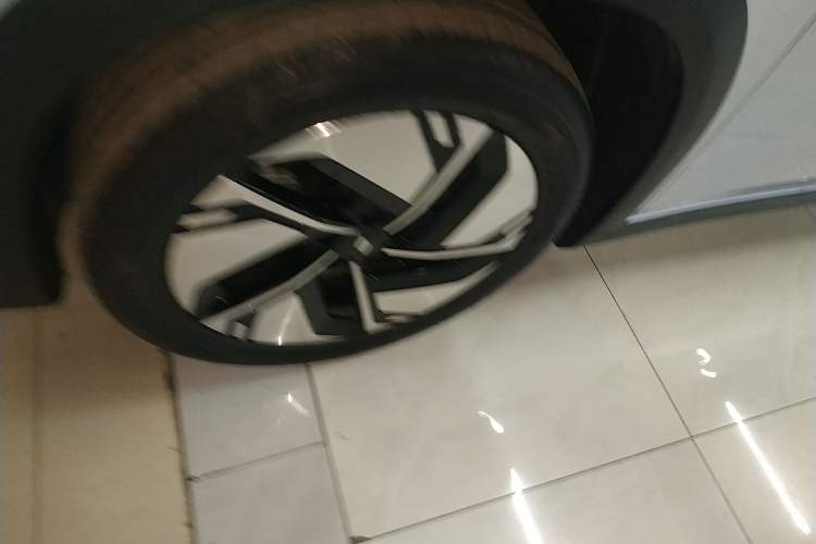 Used Livan Livan 7 2023 605km Hunter Light