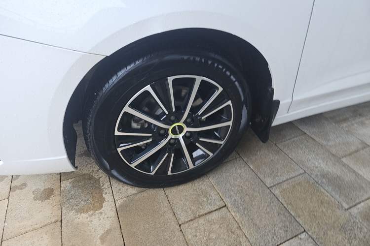 Used Roewe i5 2021 1.5L CVT Platinum Edition Left Front Wheel Hub