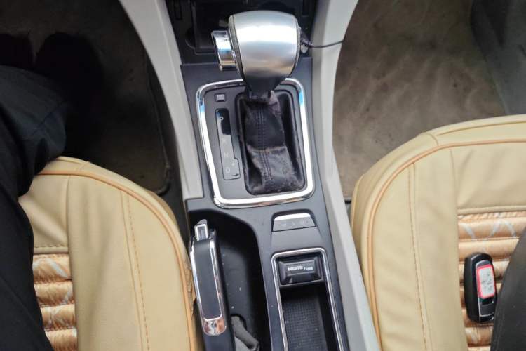 Used Geely Auto Emgrand 2014 Sedan 1.5L CVT Elite Model
