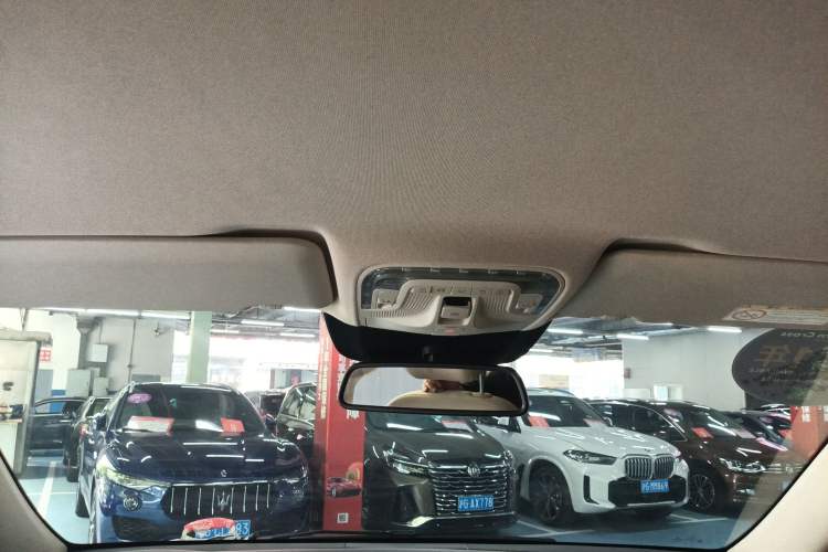 Used Mercedes-Benz V-Class 2021 V 260 Prestige Edition Headliner