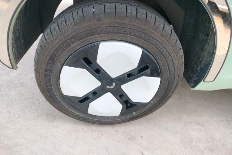 Used Wuling Hongguang MINIEV 2024 3rd Generation 215km Advanced Version
