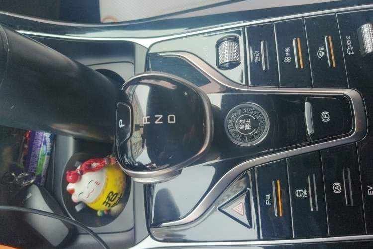 Used BYD Qin PLUS 2024 HONOR Edition DM-i 120KM Leading Model Gear Lever