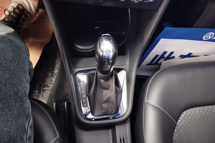 Used Volkswagen Santana 2015 Haval H6 1.6L Automatic Comfort Model
