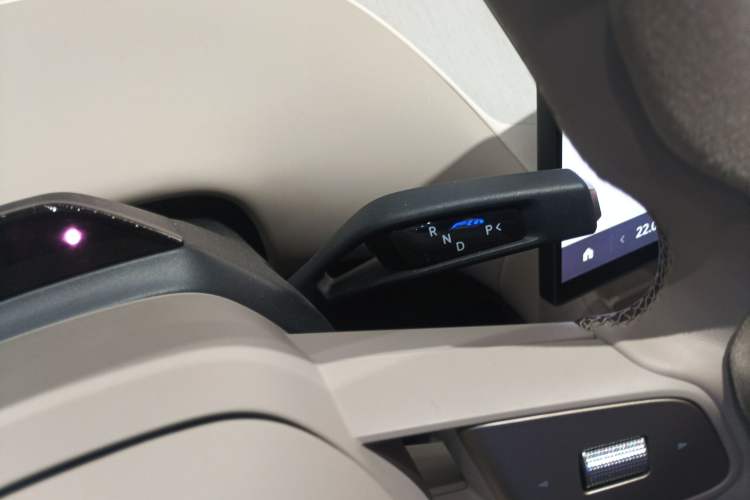 Used Xiaomi Auto YU7 2025 Ultra-Long Range Rear-Wheel Drive Version Gear Lever