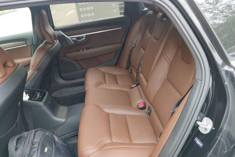 Used Volvo S90 New Energy 2025 Plug-in Hybrid Four-Wheel Drive Long-Range Luxury Smart Edition Left Rear Seat