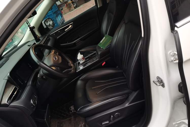 Used Ford Edge 2021 PLUS EcoBoost 245 Two-Wheel-Drive Titanium 7-Seater Left Front Seat