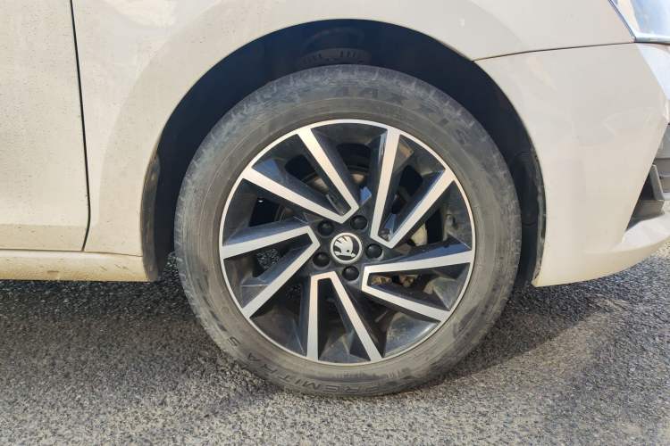 Used Skoda Rapid Spaceback 2020 1.5L Automatic Comfort Edition
