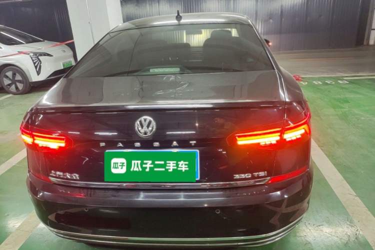 Used Volkswagen Passat 2020 330TSI Luxury Edition China VI Rear