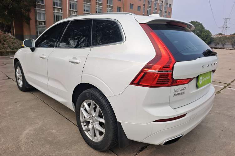 Used Volvo XC60 2019 T5 4x4 Smart Edition China V Standard