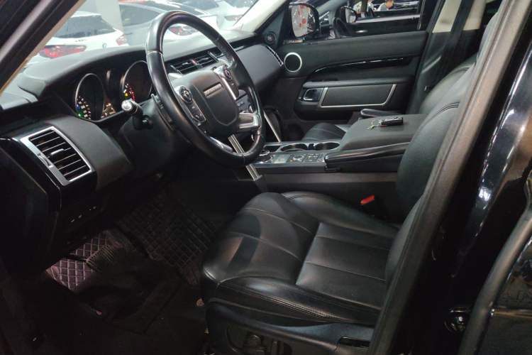 Used Land Rover Discovery 2018 3.0 SC V6 SE
