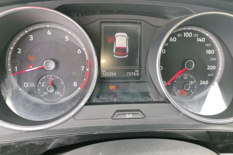 Used Volkswagen Tiguan L 2018 330TSI Automatic Two-Wheel Drive Luxury Edition Odometer Close Up