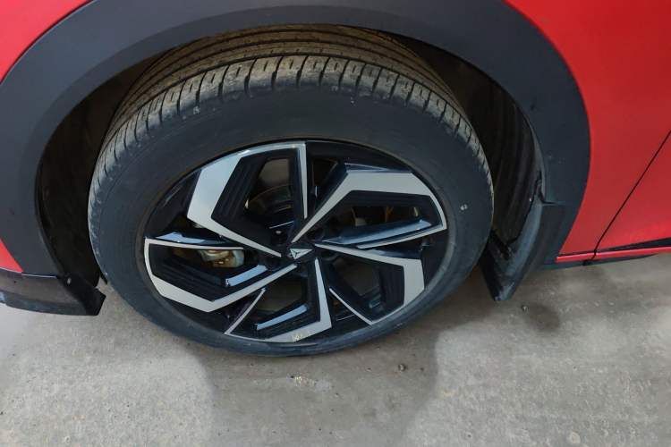 Used Deepal S07 2024 520Max Qiankun Intelligent Driving ADS SE Pure Electric Version Left Front Wheel Hub