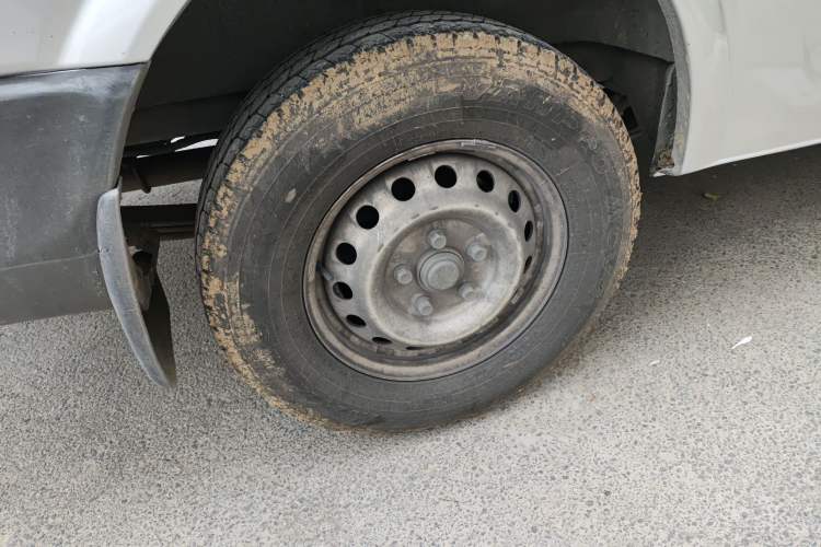 Used Dongfeng Yufeng 2021 2.0T Value Edition Van Long Wheelbase High Roof 3-Seater China VI Standard D20
