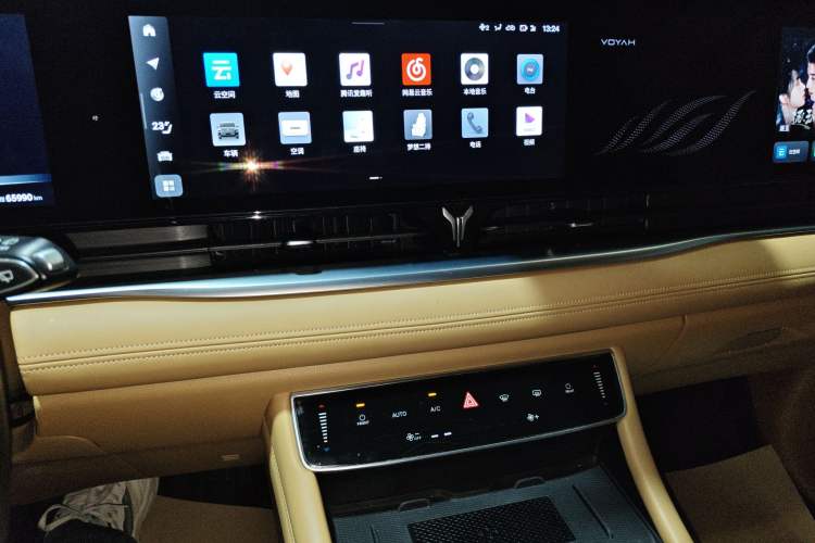 Used VOYAH Dream 2024 PHEV Extended-Range Premium Edition Audio And AC Panel