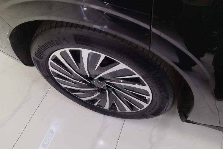 Used EXEED Star Era ET 2025 Extended-Range 240 Max All-Wheel Drive Urban Advanced Driver Assistance Right Rear Wheel Hub